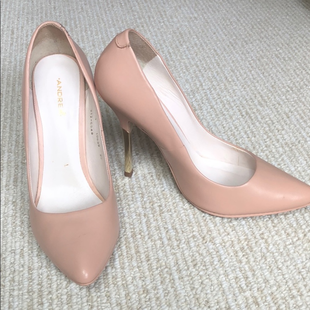 Nude / dusty pink high heels with gold touch